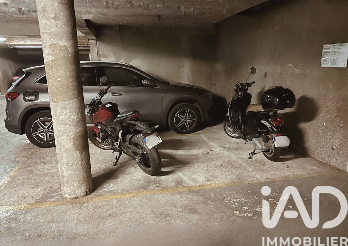 Photo 1 - Parking à PARIS-19E