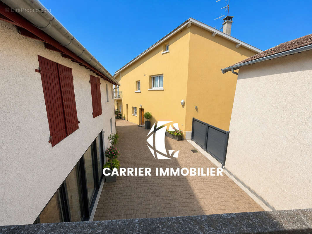 Maison à MIRIBEL