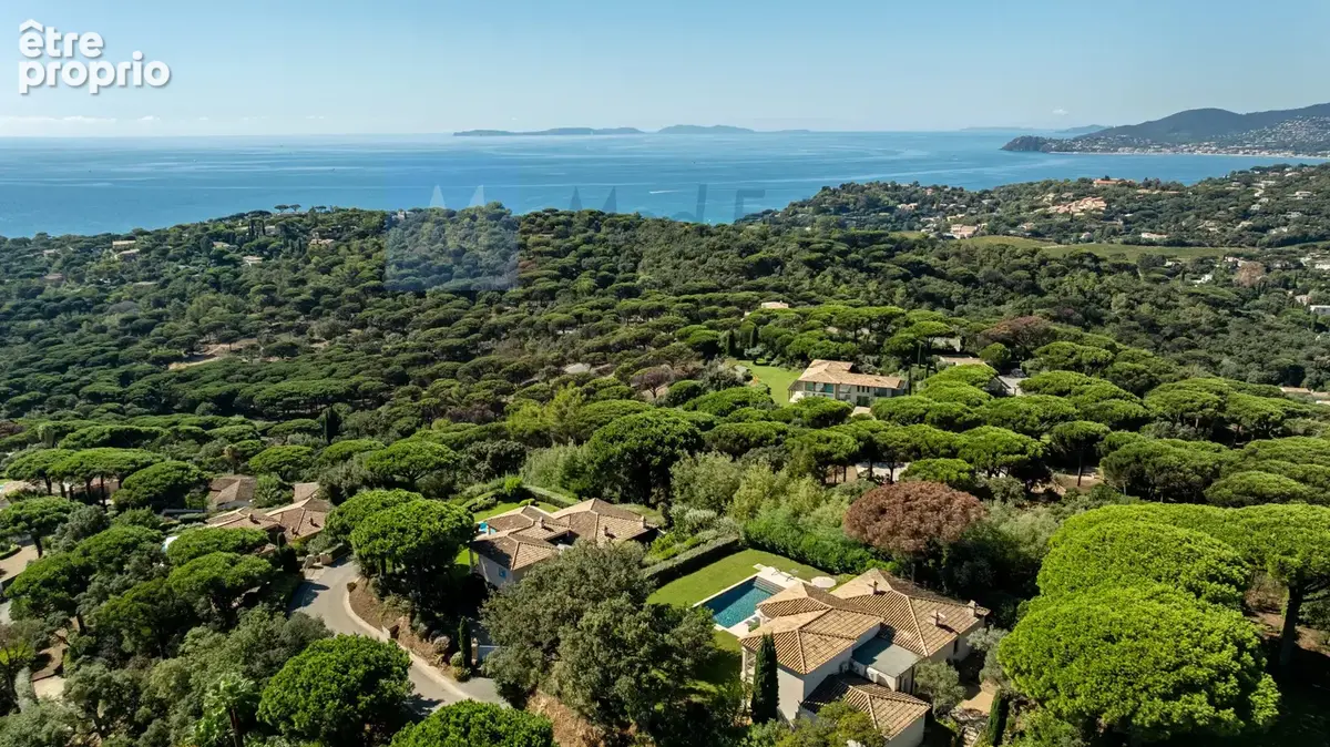 La Croix-Valmer  Villa avec une belle vue mer et de vastes espaces de vie - photo 15
