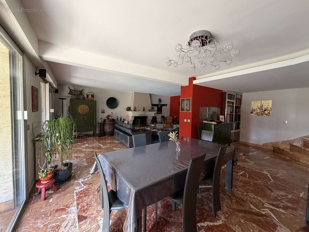 Maison 211 m² à Chevreuse  - photo 6