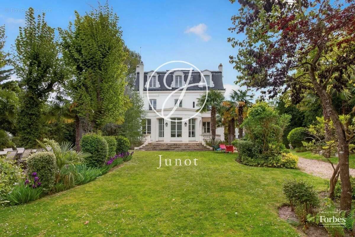 Maison à LE VESINET