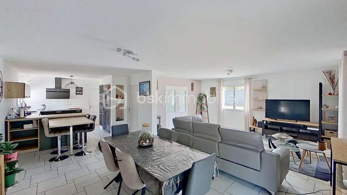 LARMOR PLAGE (56620) – Maison familiale de 152 m², 2 chambres + 2 suites parentales, une véranda, jacuzzi , deux garages - photo 6