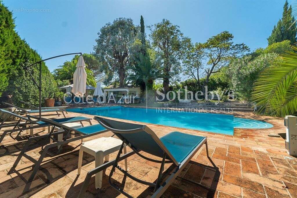 Mandelieu-la-Napoule propriété Belle Époque avec piscine et maison d’invités proche Cannes - photo 3