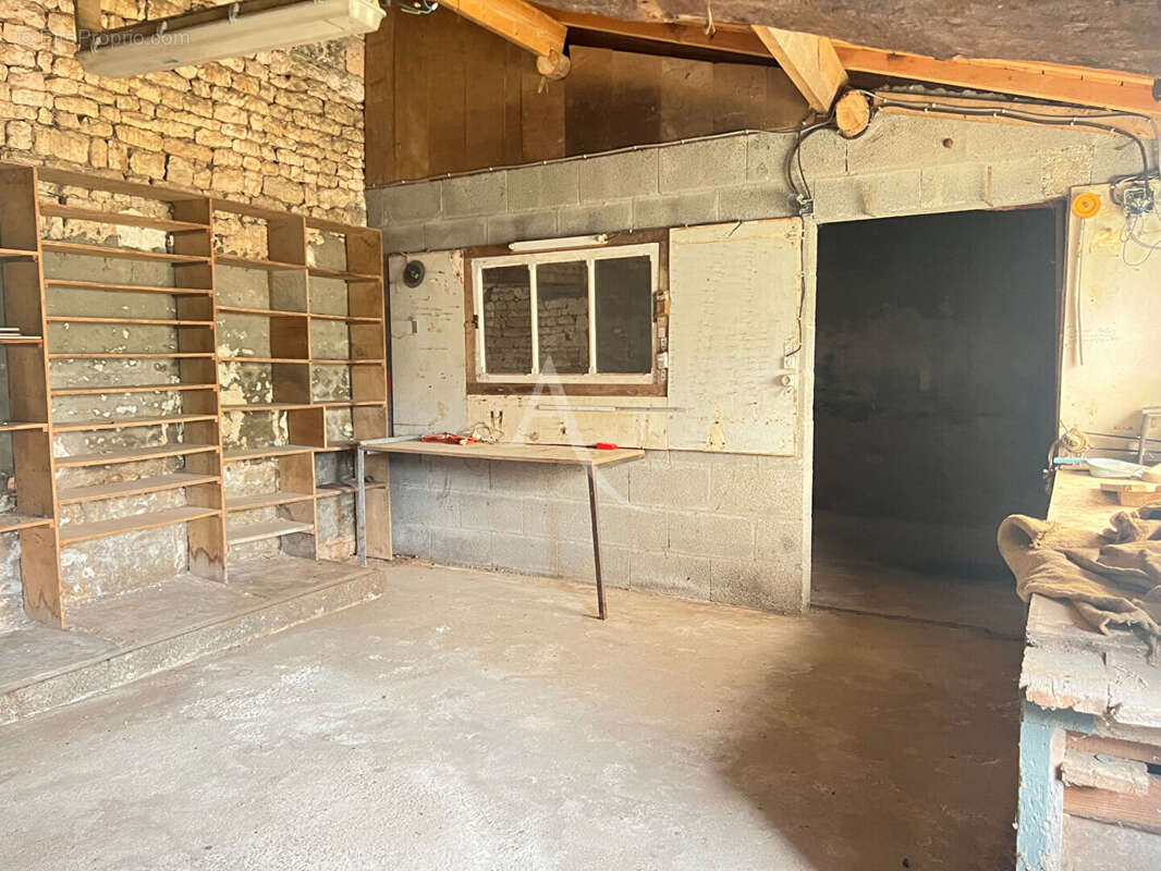 Maison à MOUZEUIL-SAINT-MARTIN