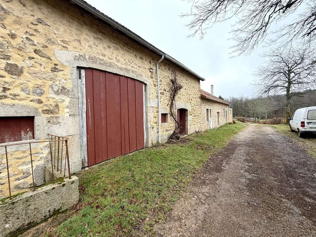 Maison à DUN-LES-PLACES