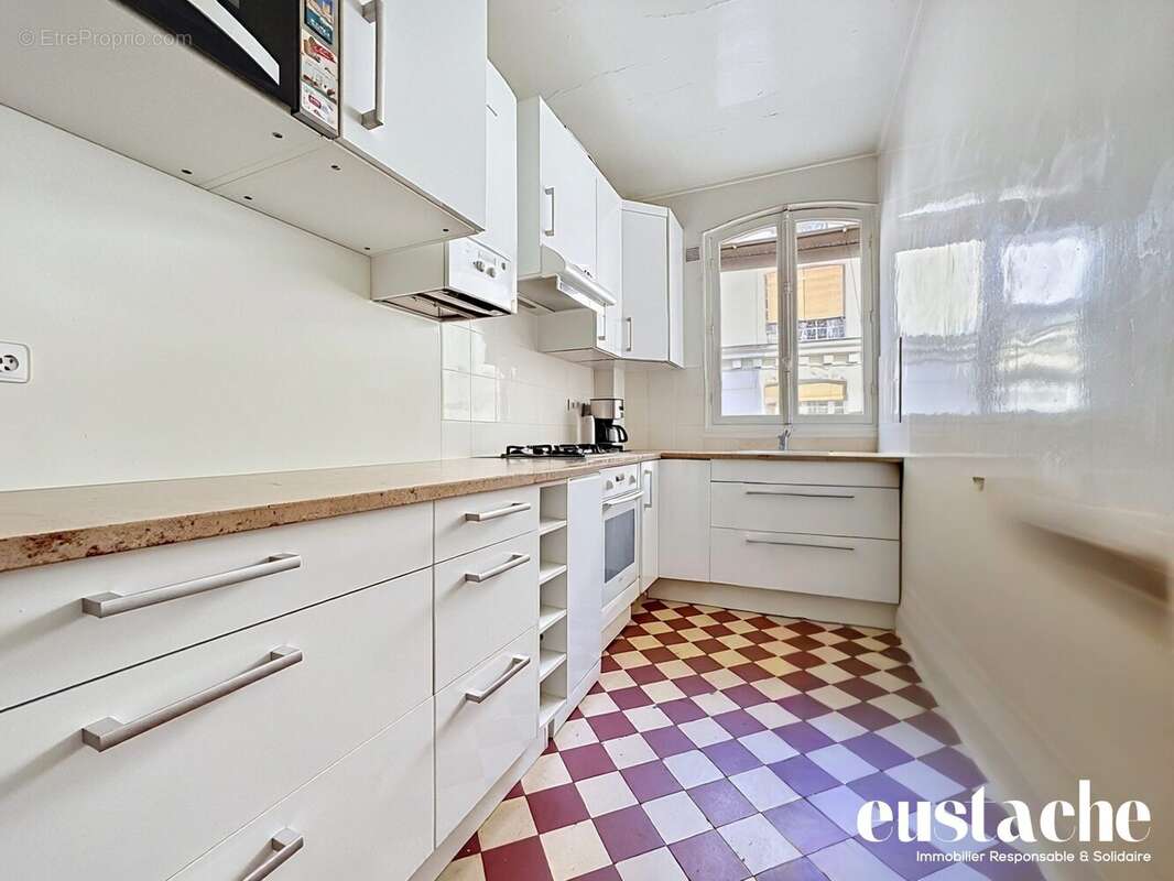 Appartement à PARIS-3E