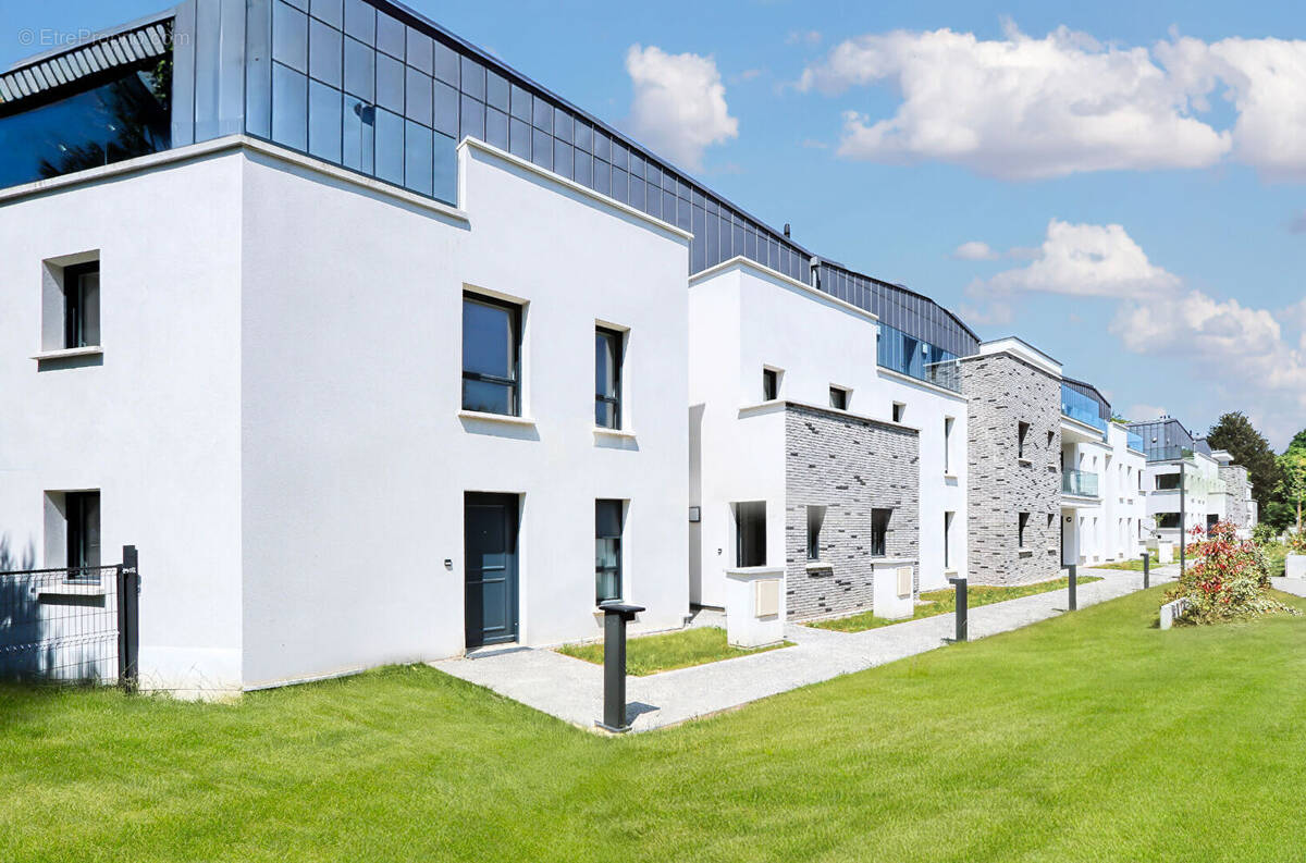 Appartement à RUBELLES