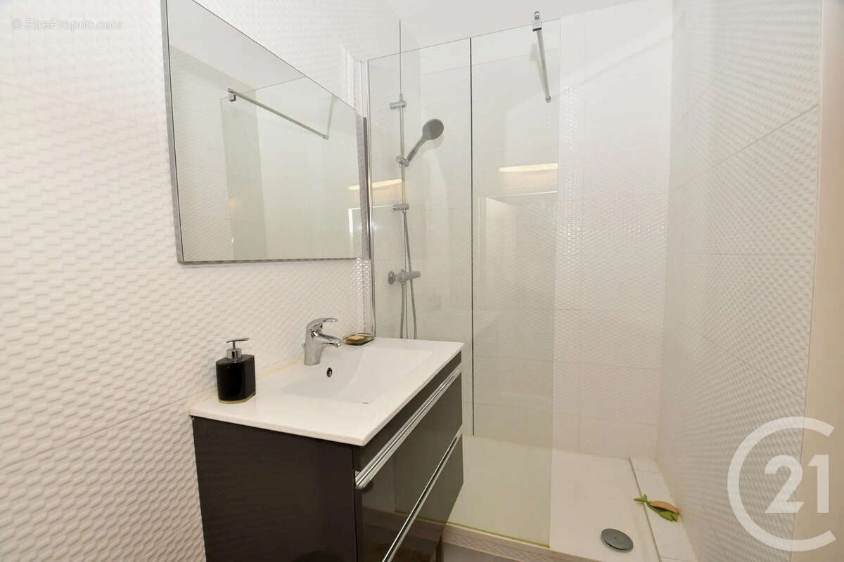 Appartement 76 m² à Royan  - photo 7