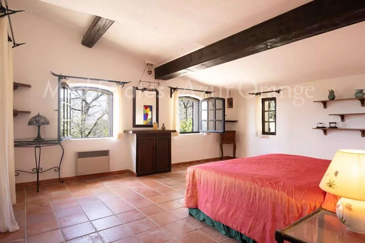Maison à LA GARDE-FREINET