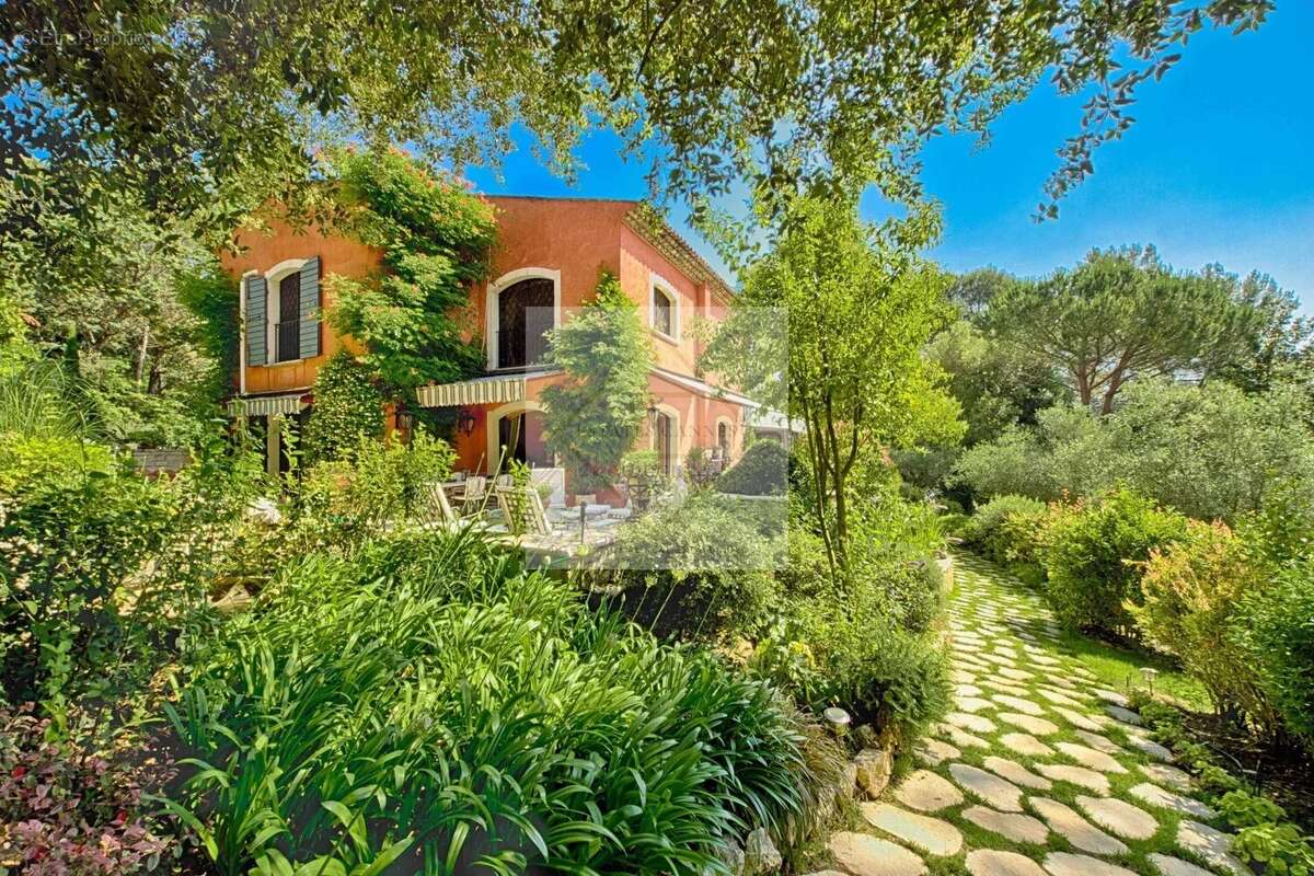 Maison à MOUGINS