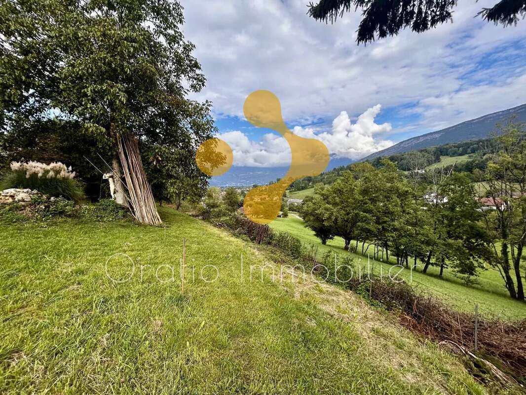 Terrain à SAINT-JORIOZ