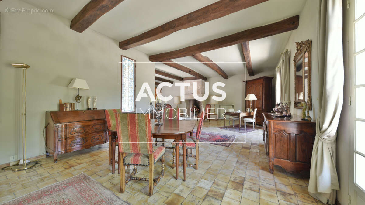 Maison 284 m² à Salon-De-Provence  - photo 4