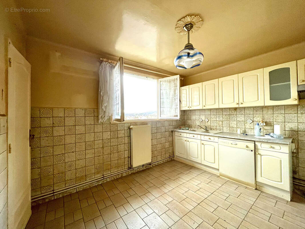 Appartement 5 pièces à fort potentiel à Joeuf - photo 5