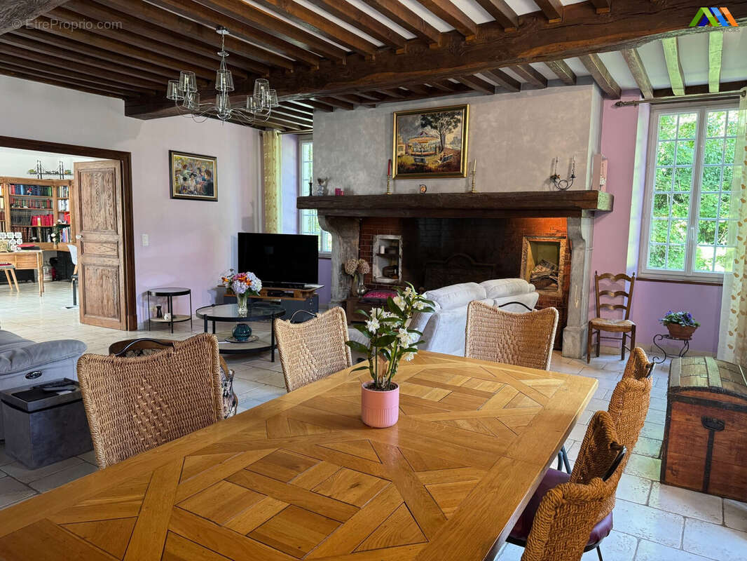 Maison 235 m² à Morlaas  - photo 5