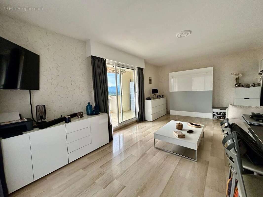 Appartement à MOUGINS