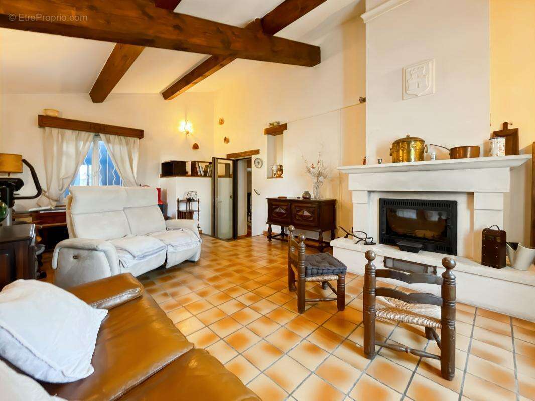 Maison à CHATEAUNEUF-LES-MARTIGUES