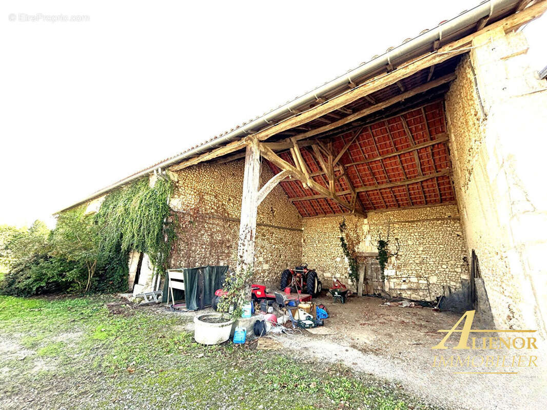 Maison à SAINT-ANDRE-DE-DOUBLE