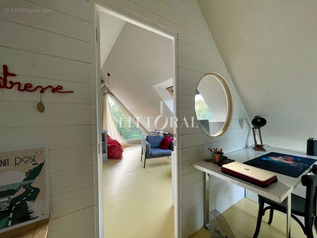 À Louannec, une maison de caractère entre mer et douceur de vivre - photo 16