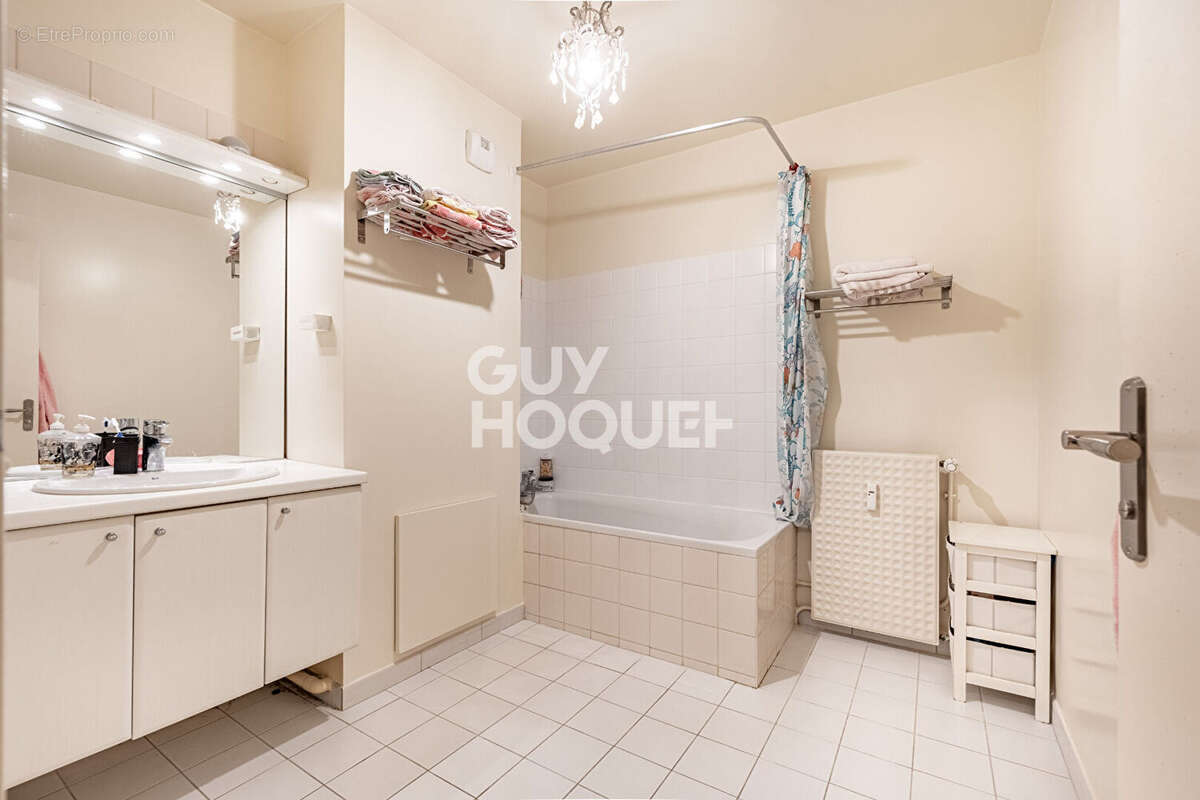 Appartement à GENNEVILLIERS