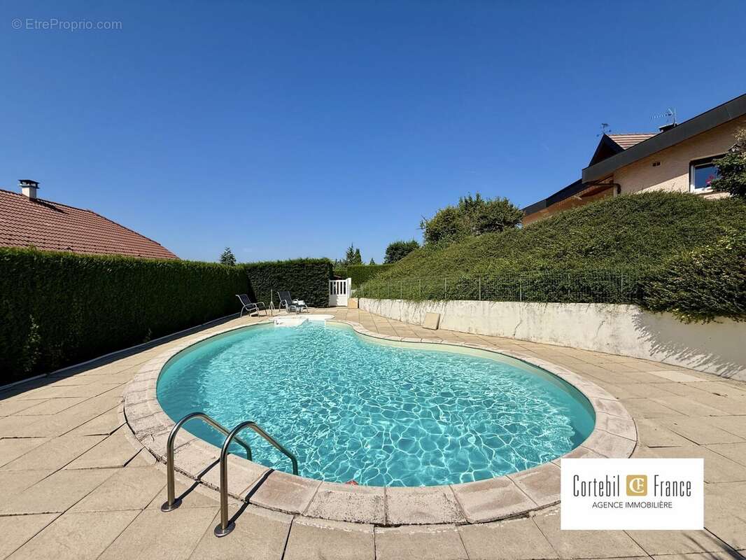 Maison 216 m² à Cruseilles  - photo 6