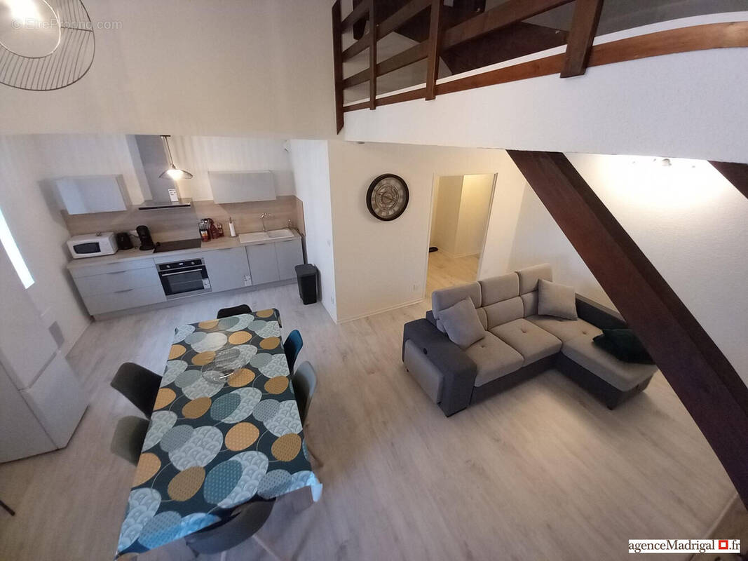 Appartement à RIVES