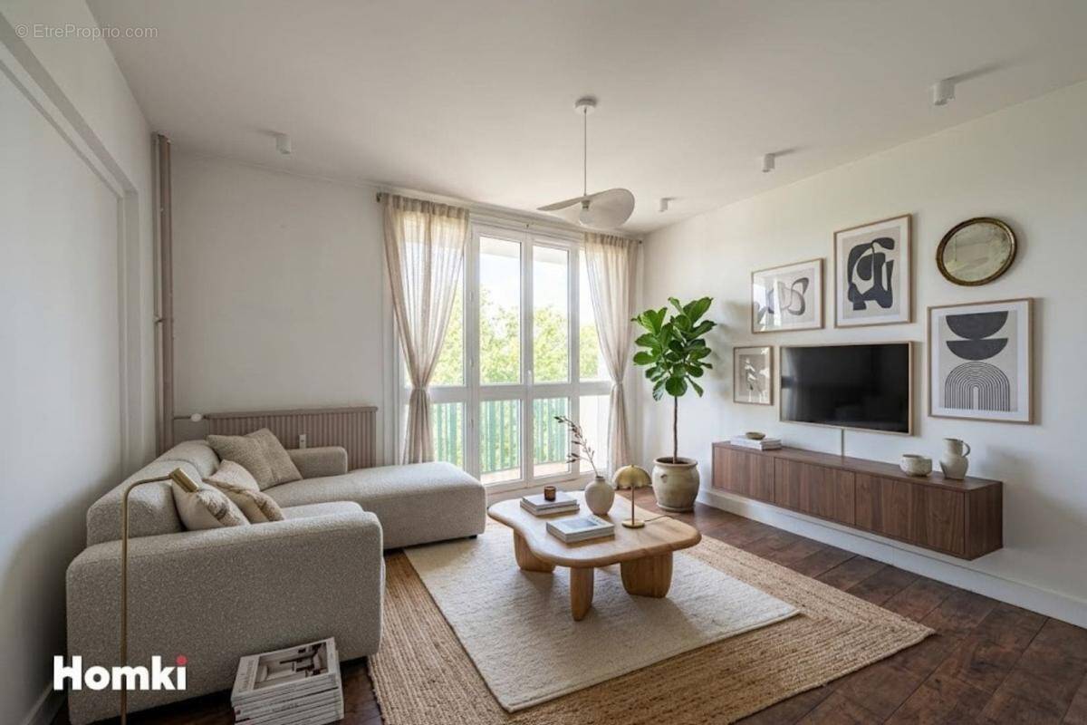 Appartement à PIERRE-BENITE