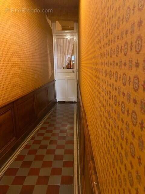 Appartement à COURS-LA-VILLE