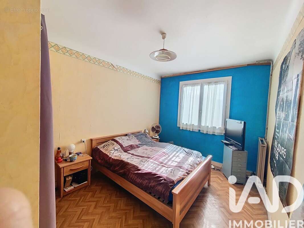 Maison 95 m² à Thonac  - photo 6