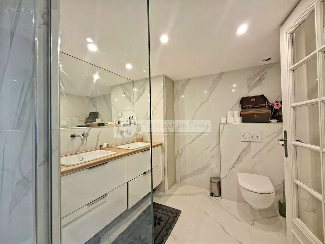 Maison à FONTVIEILLE