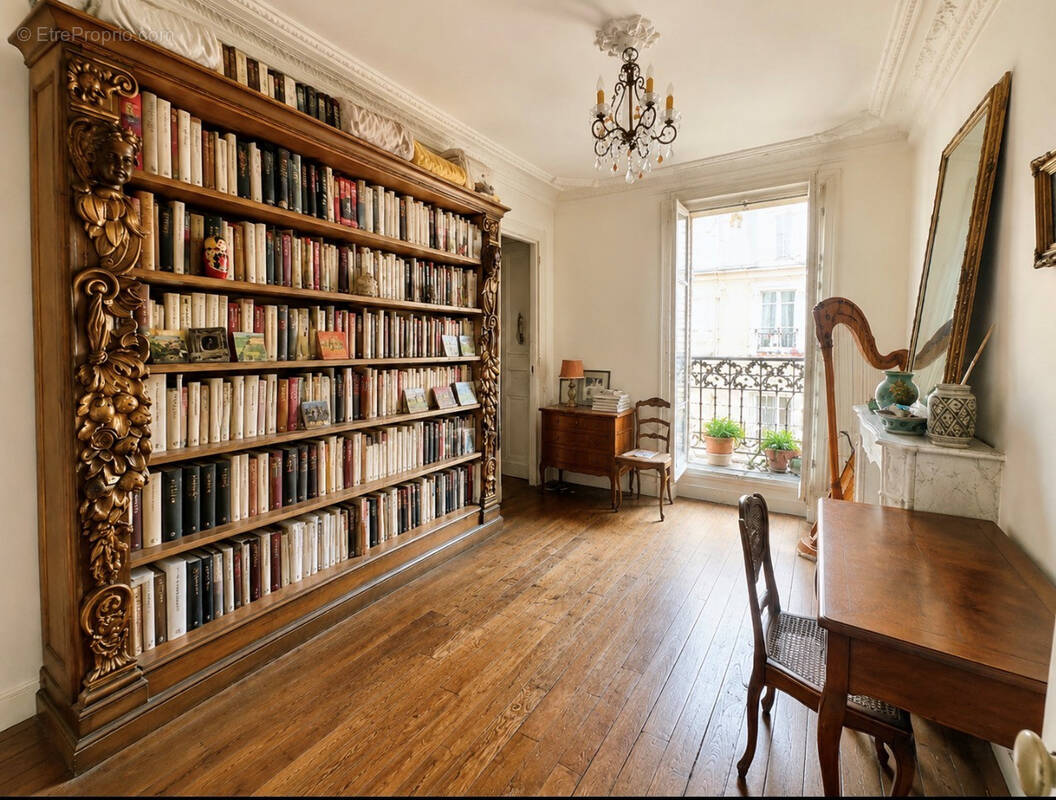 Appartement à PARIS-14E