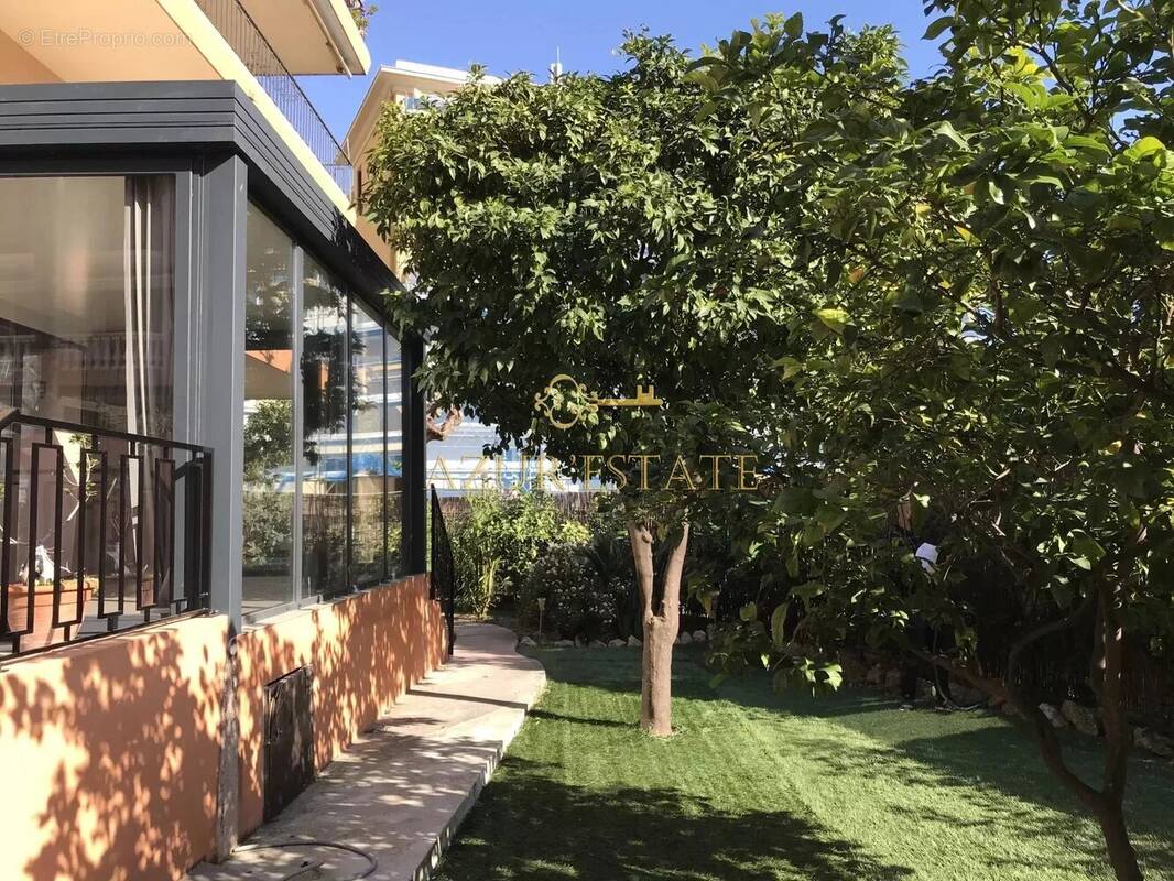 Appartement à ROQUEBRUNE-CAP-MARTIN