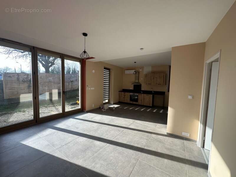 Appartement à SONNAZ