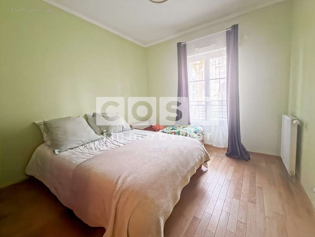 Appartement à LA GARENNE-COLOMBES