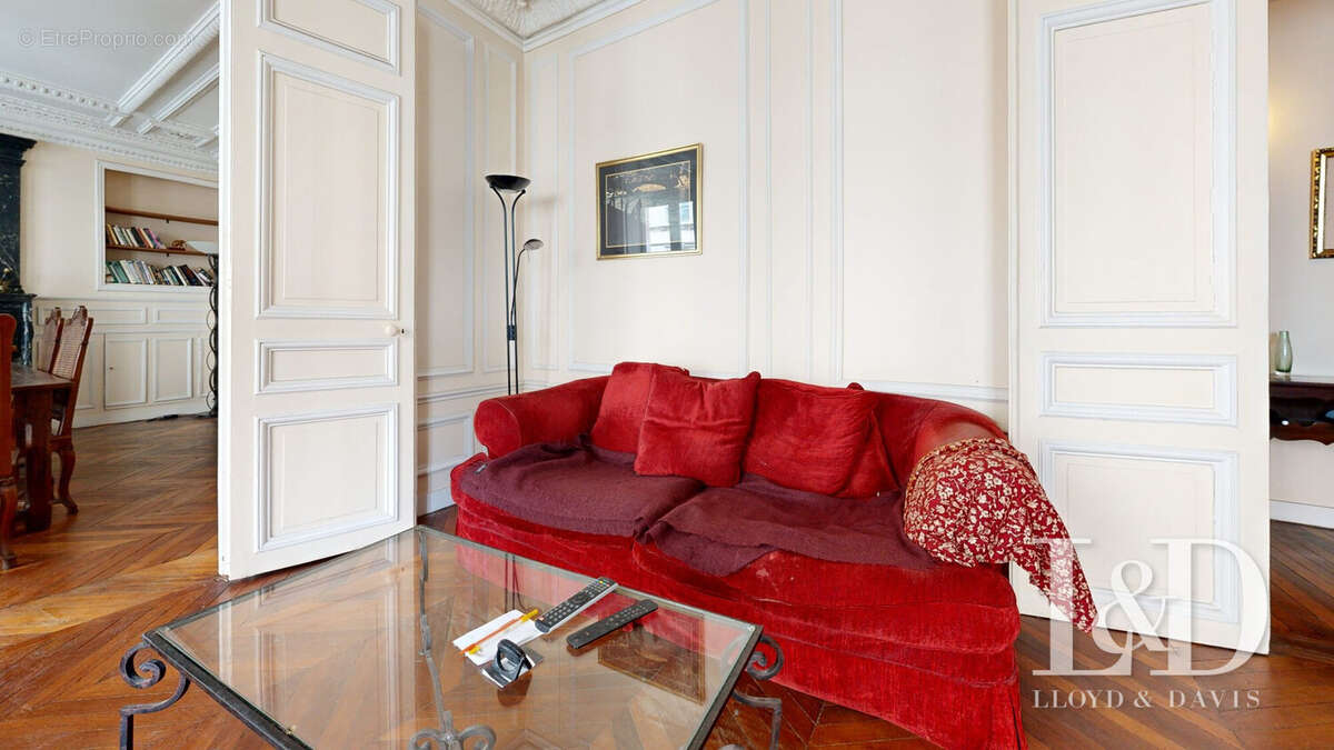 Appartement à PARIS-1E