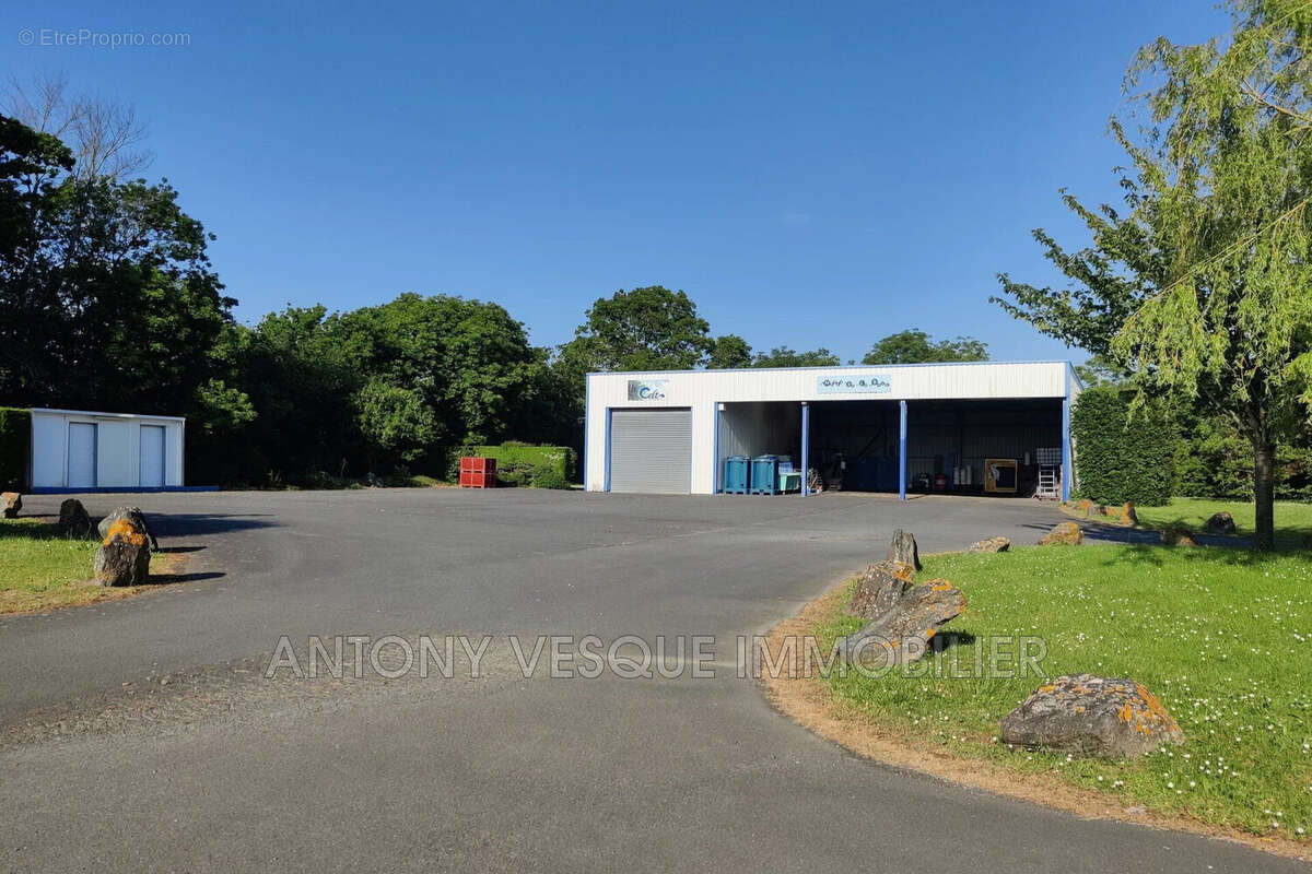 Commerce à MONTMARTIN-SUR-MER