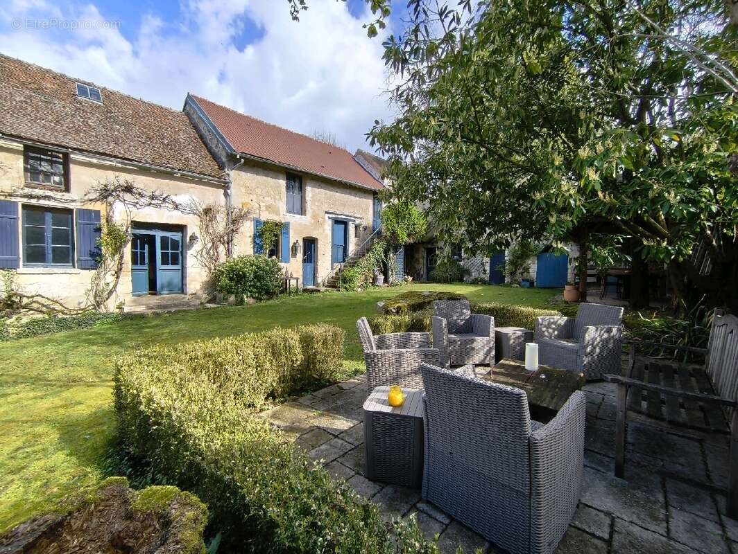 Maison à FROUVILLE