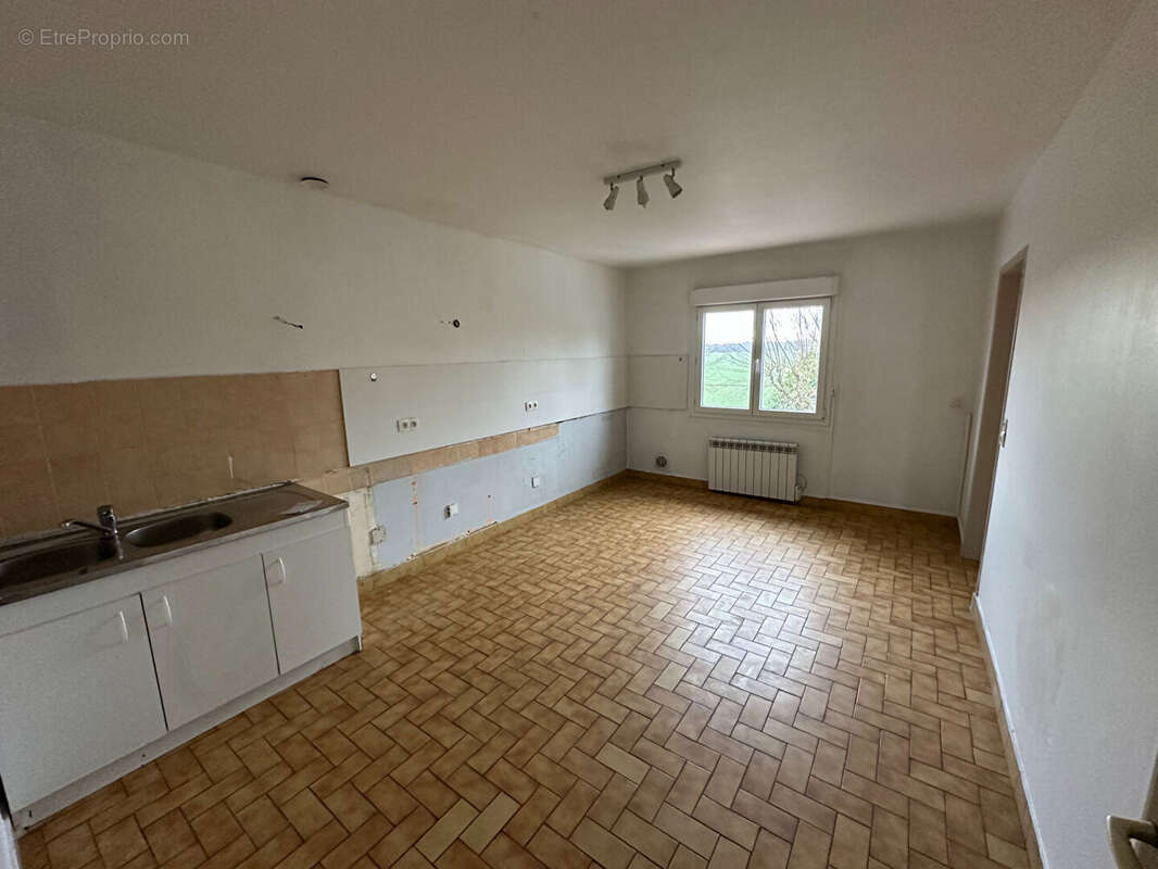 Appartement à PERIGNAT-SUR-ALLIER