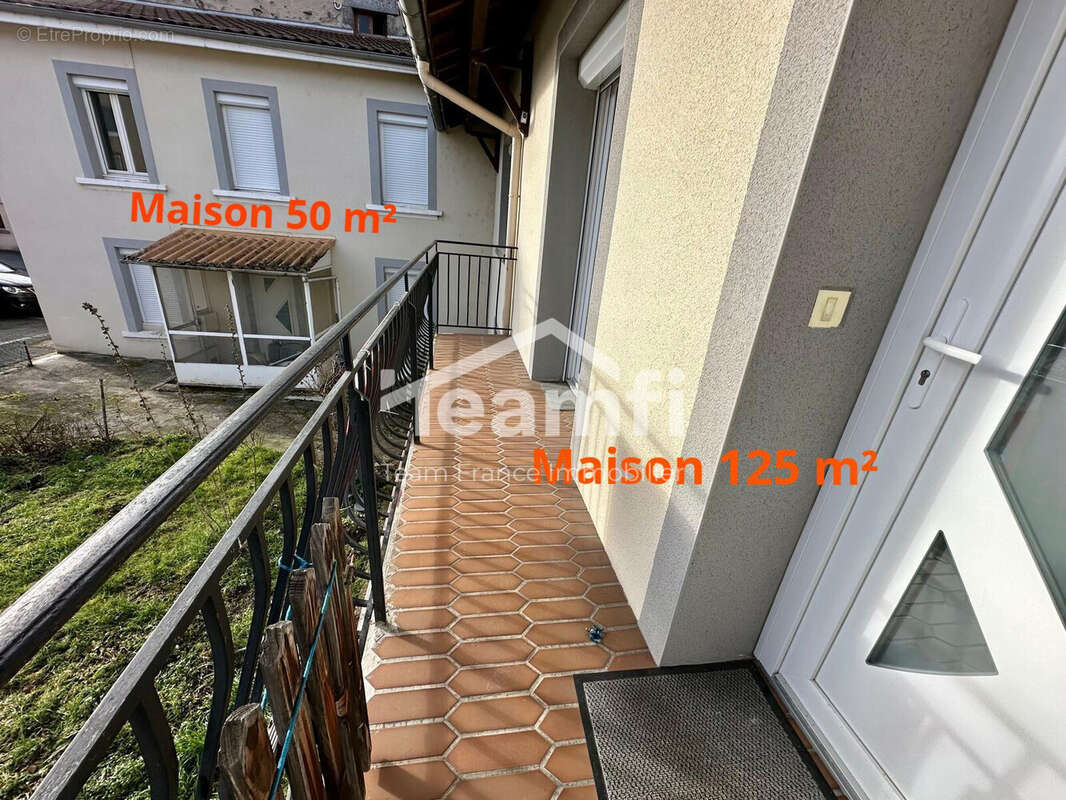 Maison à LA MONNERIE-LE-MONTEL