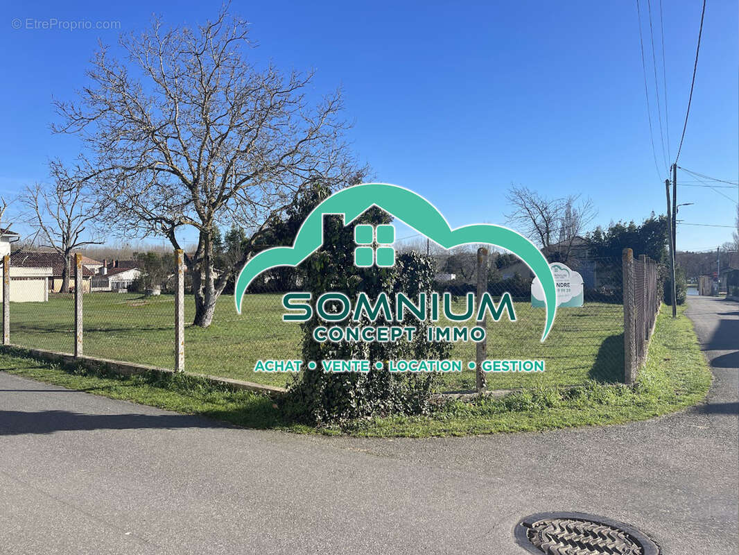 Terrain à FLEURANCE