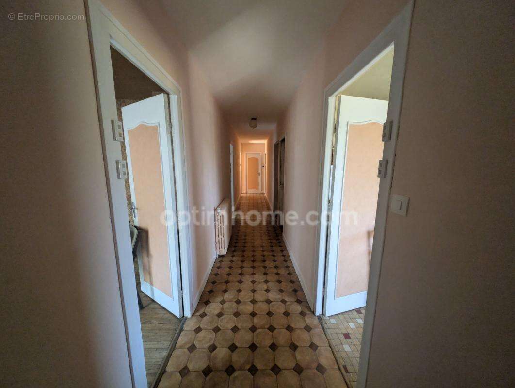 Maison familiale avec sous-sol complet sur 3 264 m² de terrain – Savignac-Lédrier (Dordogne – Périgord Vert) - photo 9
