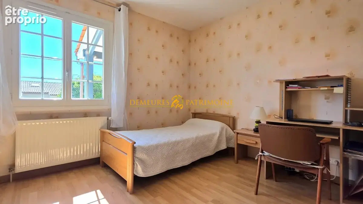 Maison 6 pièces 167 m² à vendre à Puymoyen (16400) - photo 8