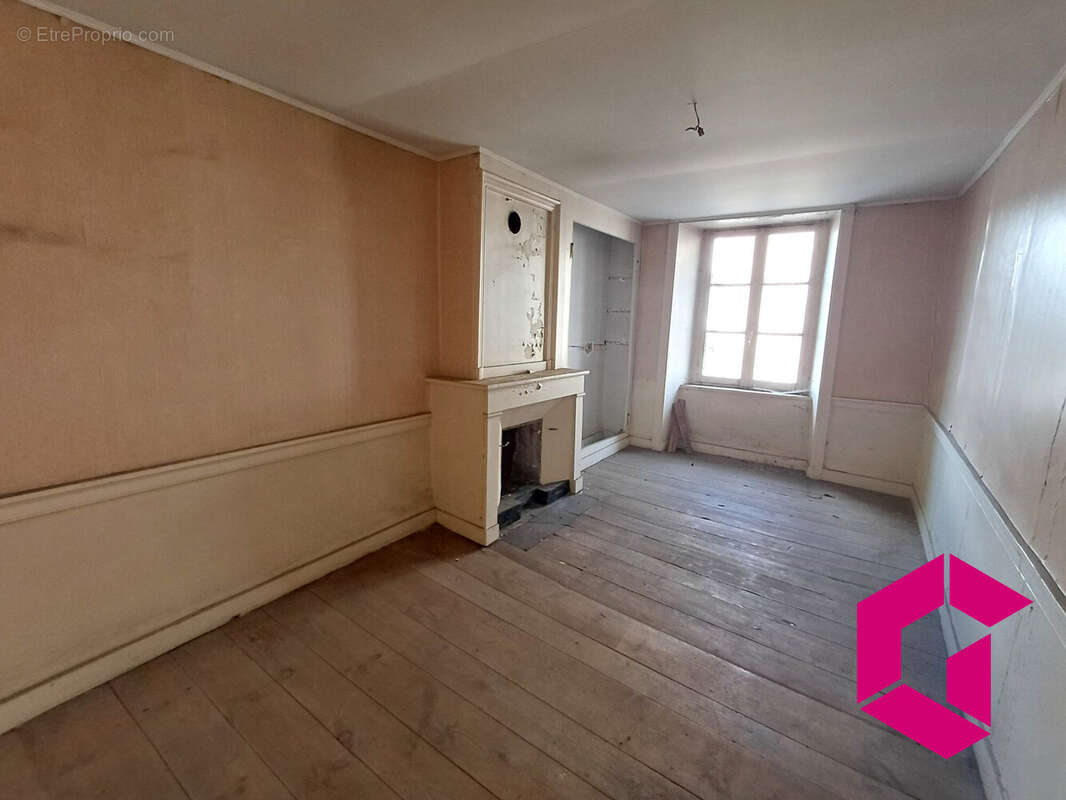 Maison à CRAPONNE-SUR-ARZON