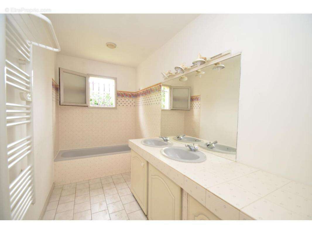 Maison à VILLENAVE-D'ORNON