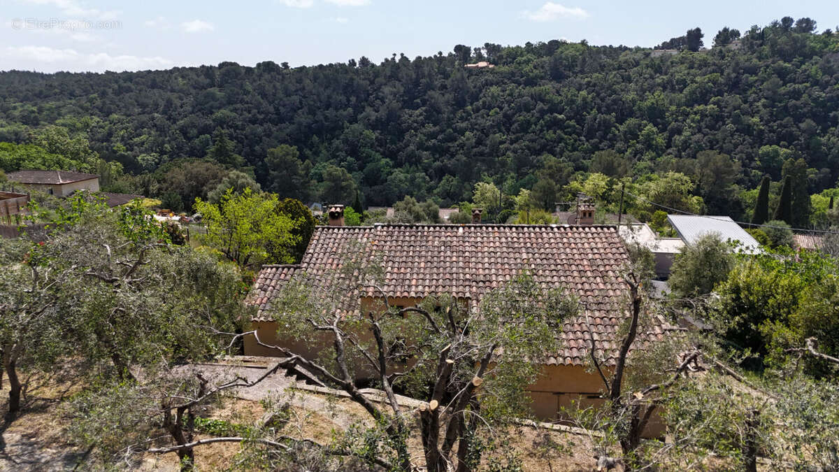 Maison à VALBONNE