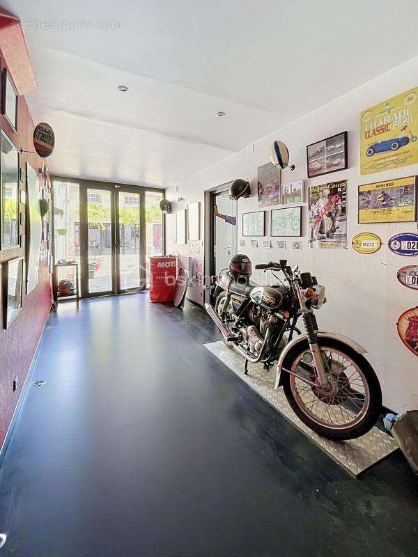 Maison de ville familiale avec dépendance et fort potentiel - photo 8