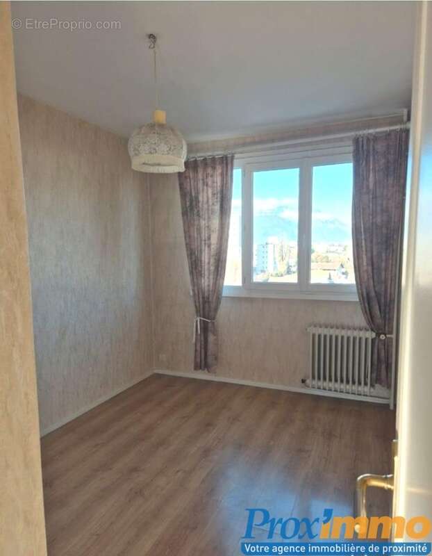 Appartement à SAINT-MARTIN-D'HERES