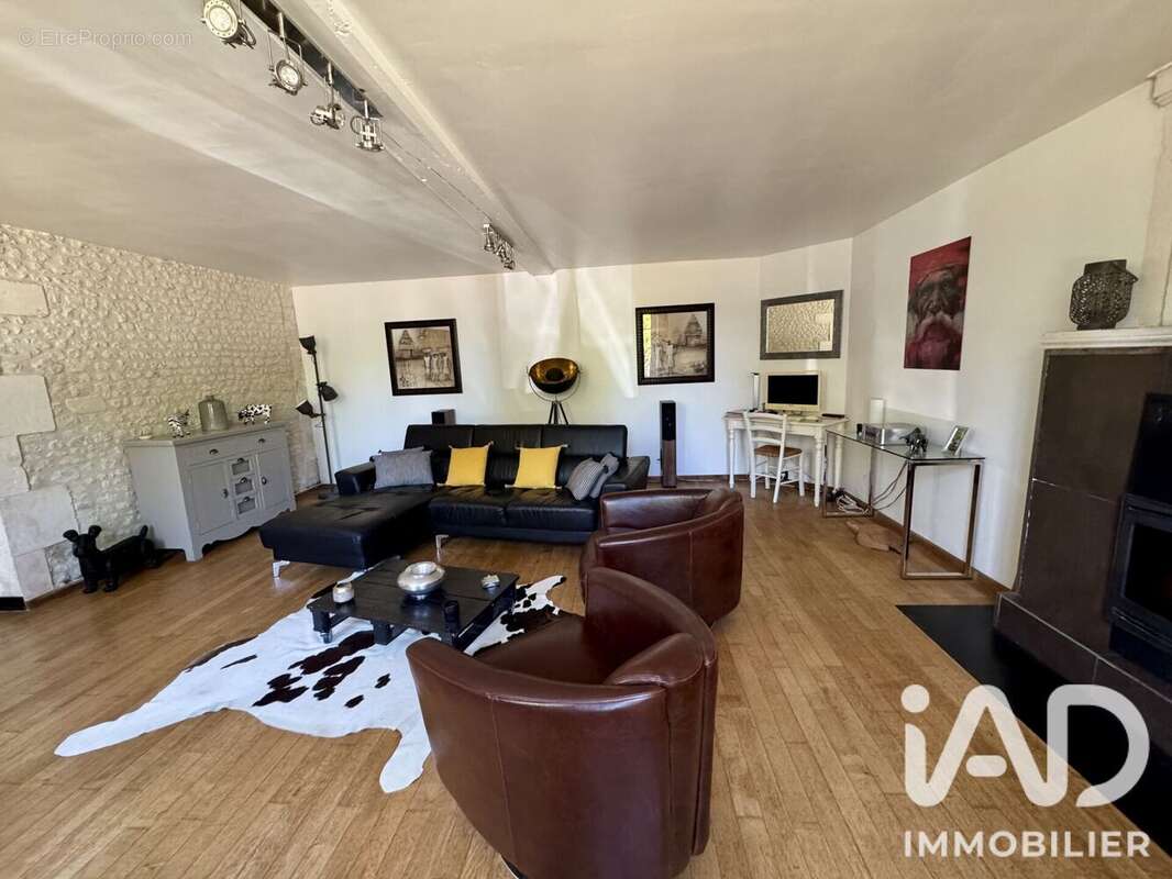 Maison 153 m² à Guimps  - photo 4