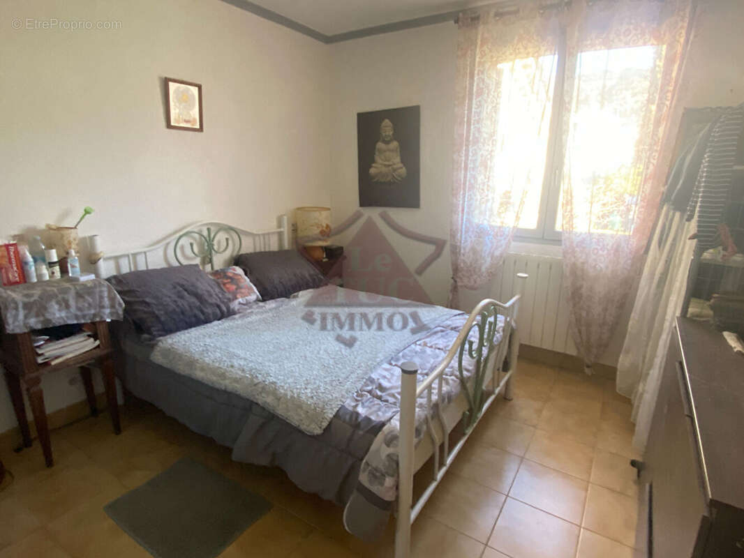 Maison à SAINT-BRES