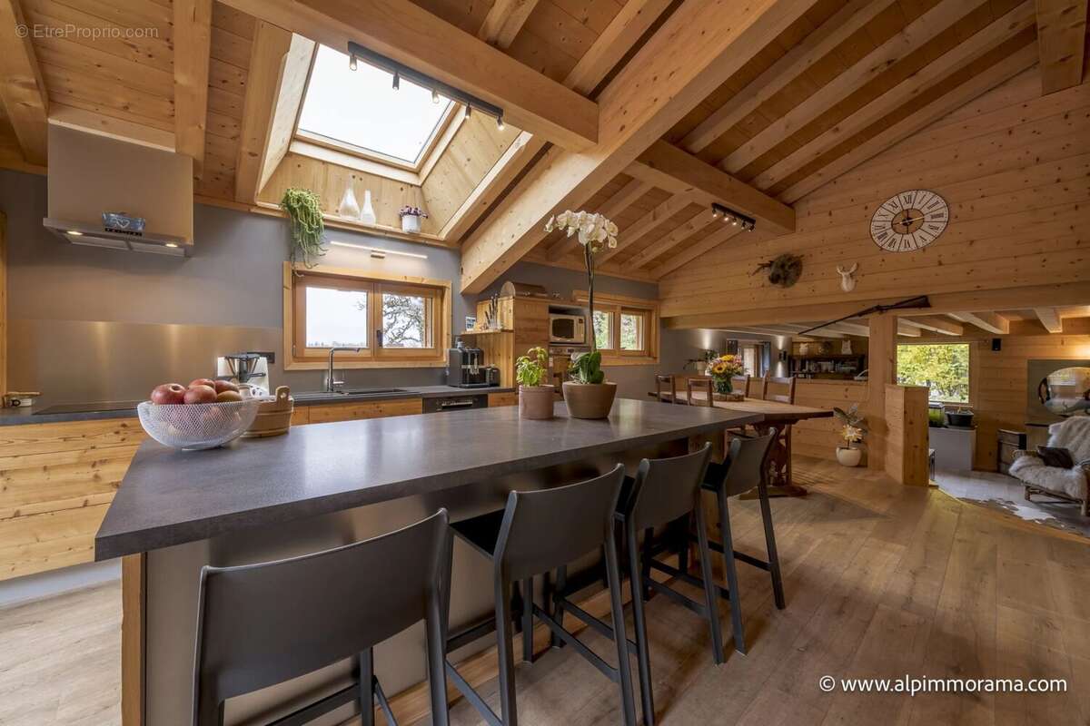 Maison à ARACHES-LA-FRASSE