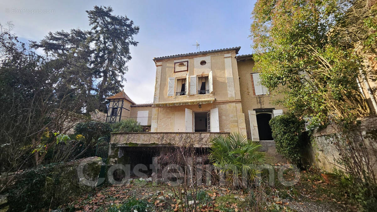 Maison à LARRAZET
